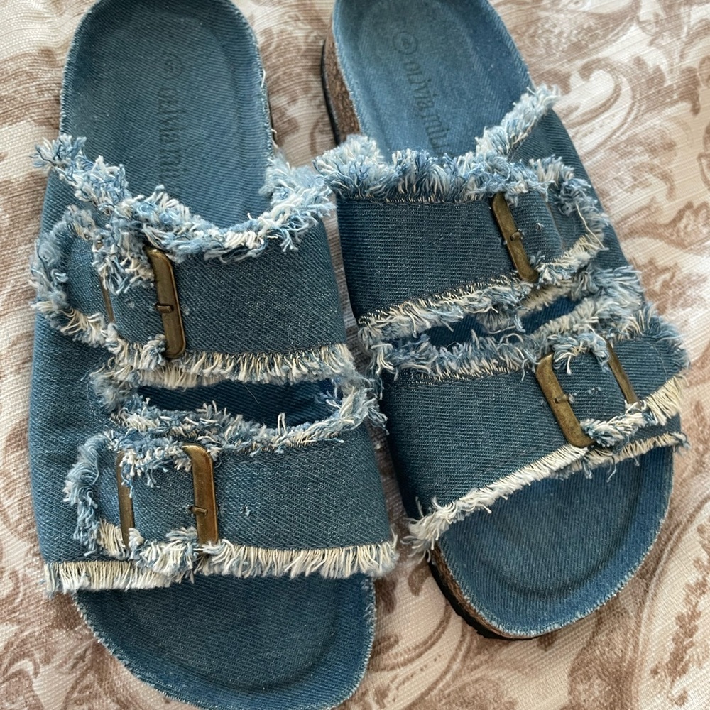 New without tags …never worn denim sandal, New without box….real soft denim